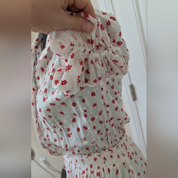 Skylar + Madison White Dress with Red Floral Pattern Size Small - Picture 5 of 10